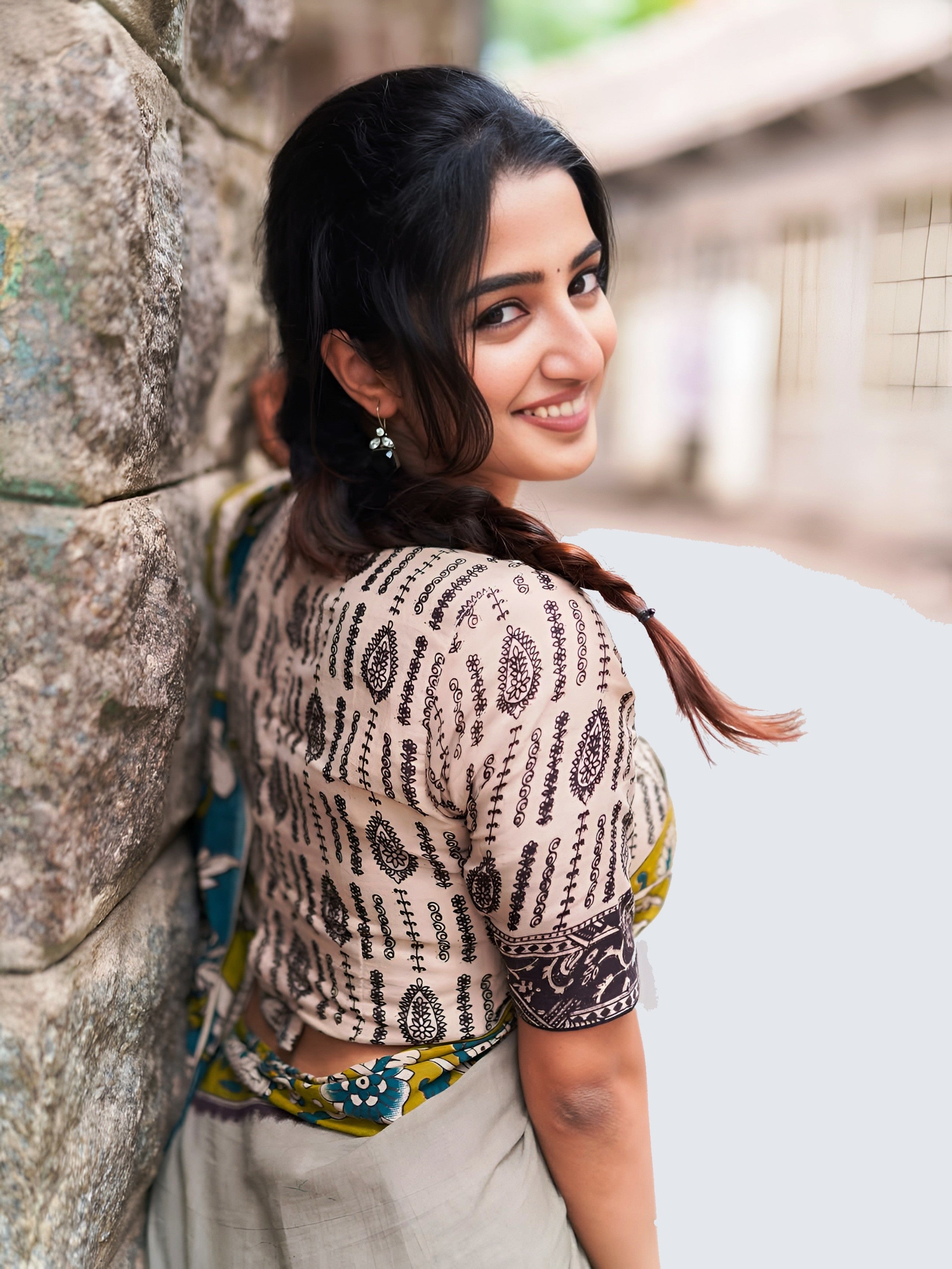 Elegant Grey Linen Saree with Kalamkari Inspired Border & Printed Blouse