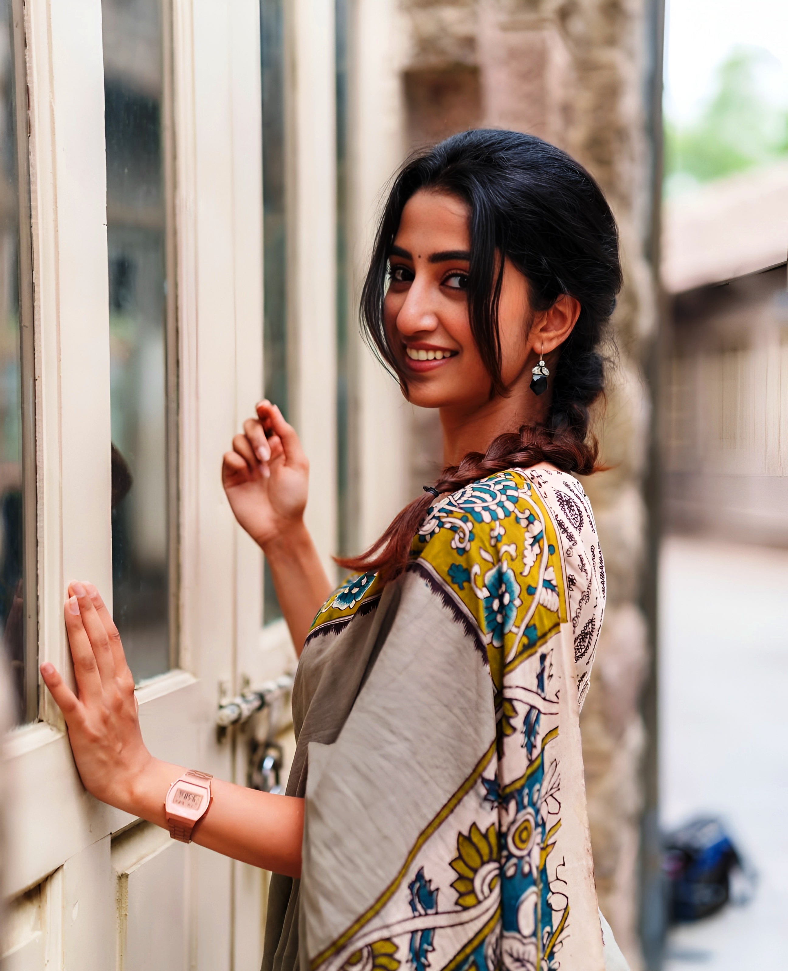 Elegant Grey Linen Saree with Kalamkari Inspired Border & Printed Blouse