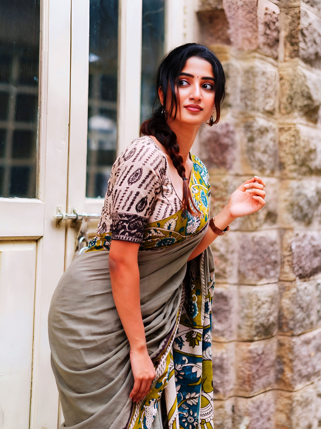 Elegant Grey Linen Saree with Kalamkari Inspired Border & Printed Blouse