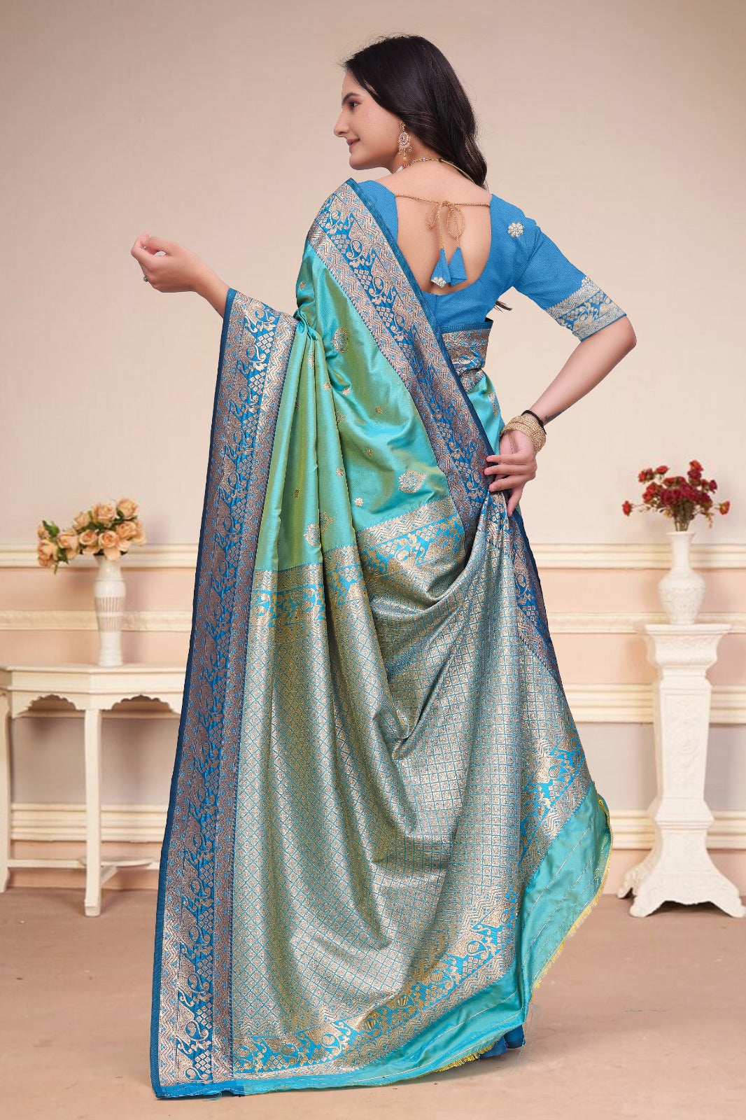 Turquoise 50/600 Silk Saree with Royal Blue Zari Border