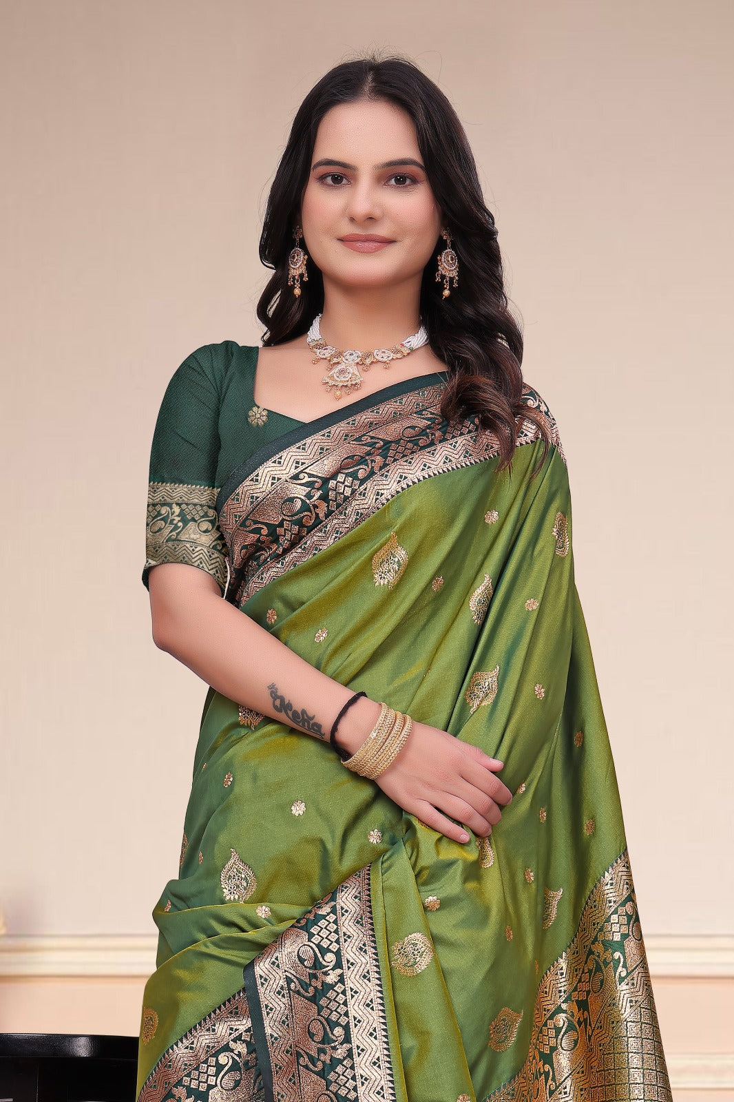 Olive Green 50/600 Silk Saree with Rich Zari Pallu