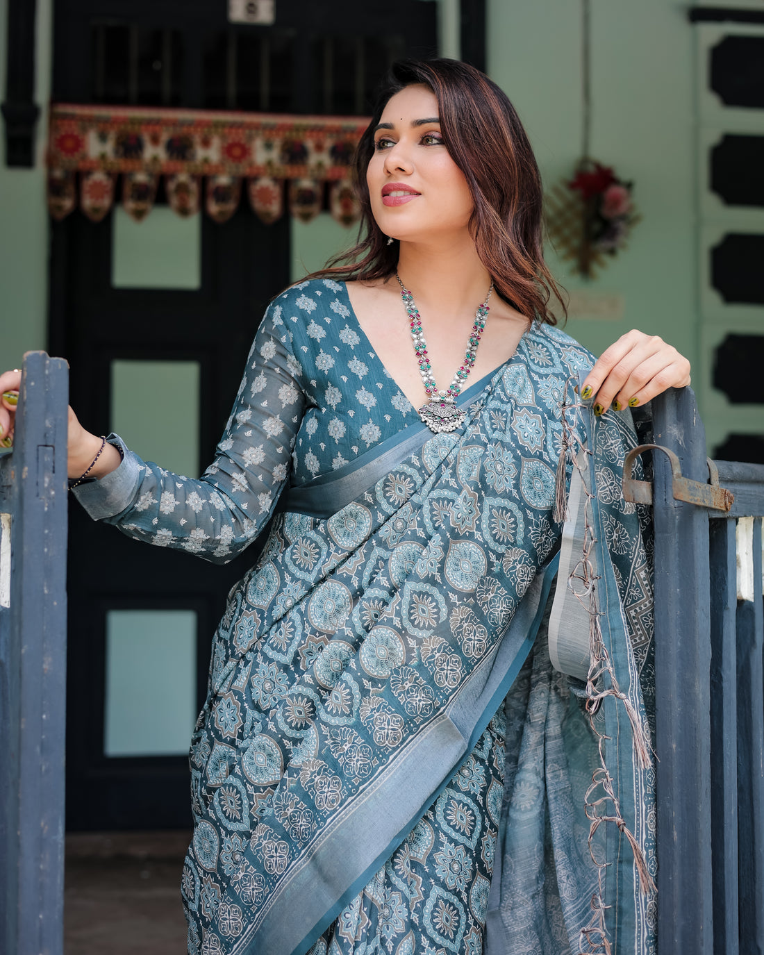 Sophisticated Grey Ethnic Motif Linen Cotton Saree
