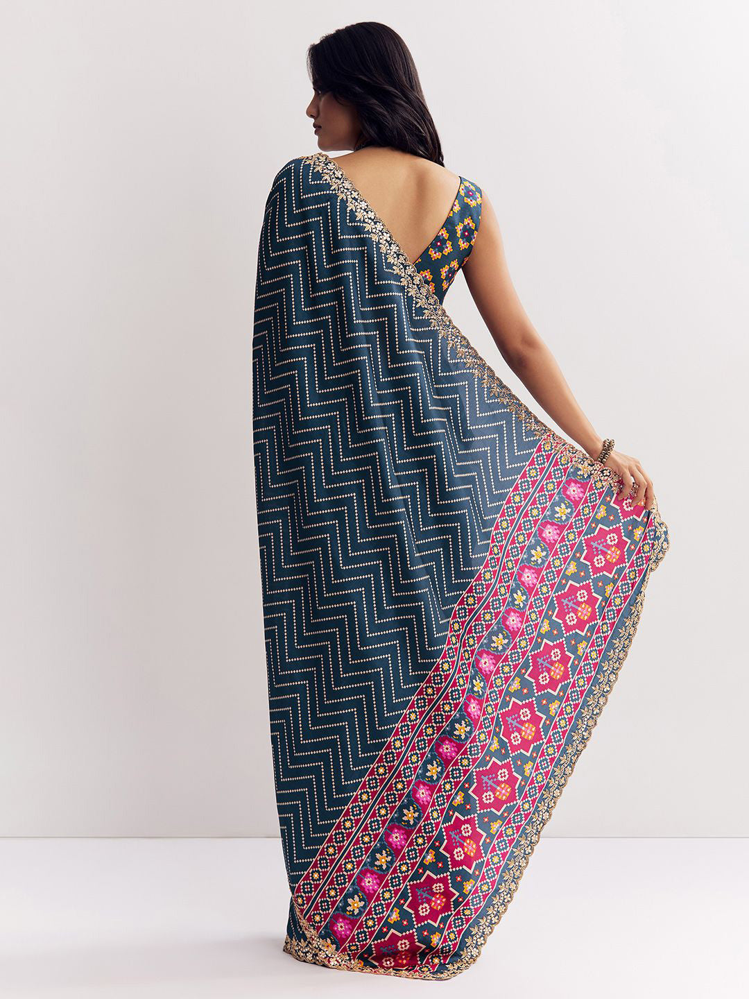 Manipuri Silk Printed Saree with Geometric Zigzag Print, Embroidery Lace & Designer Pallu