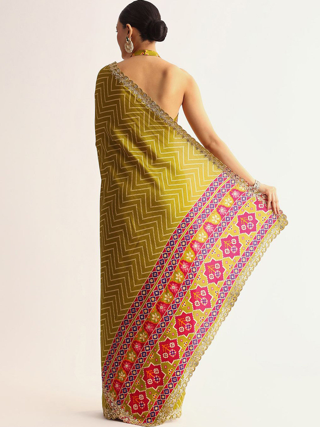 Manipuri Silk Printed Saree with Geometric Zigzag Print, Embroidery Lace & Designer Pallu