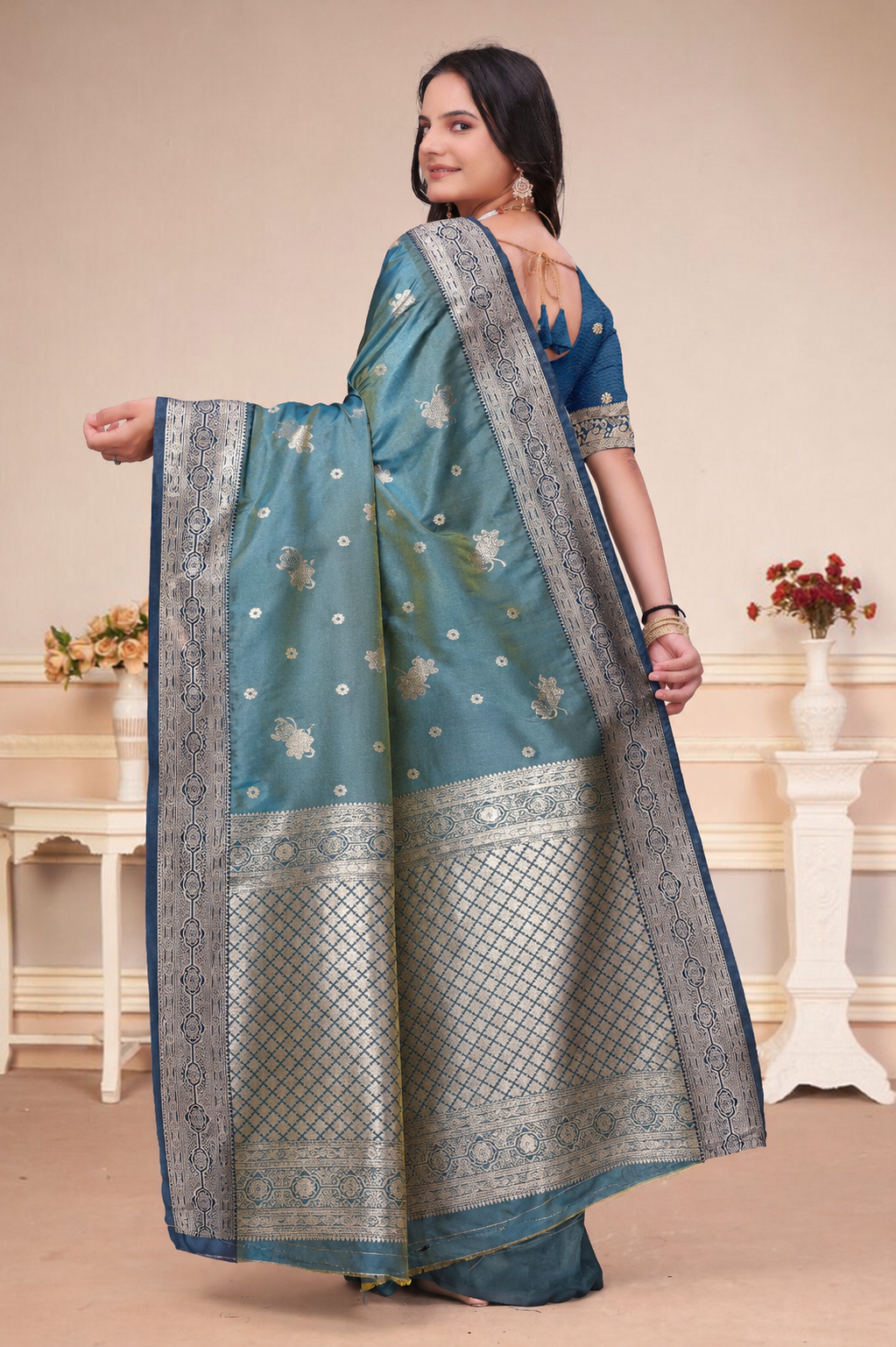 Morpich Dual-Tone Silk Saree with Zari Motifs