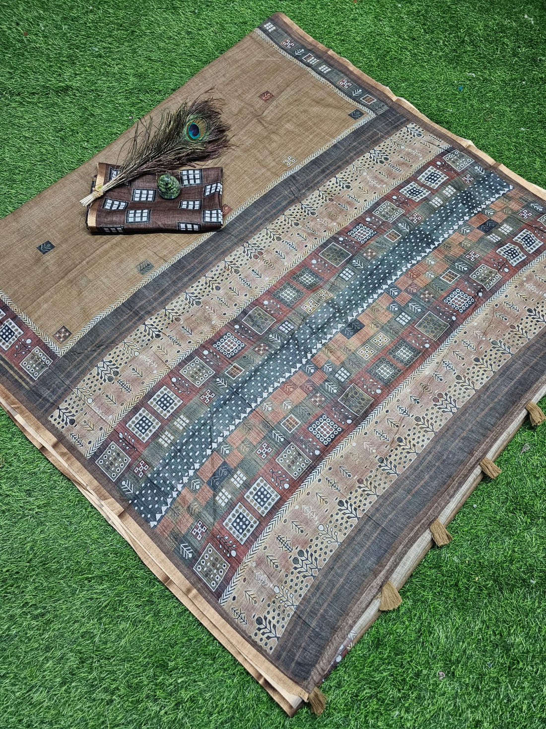 Olive Heritage Grid Linen Cotton Saree with Tribal Mosaic Pallu