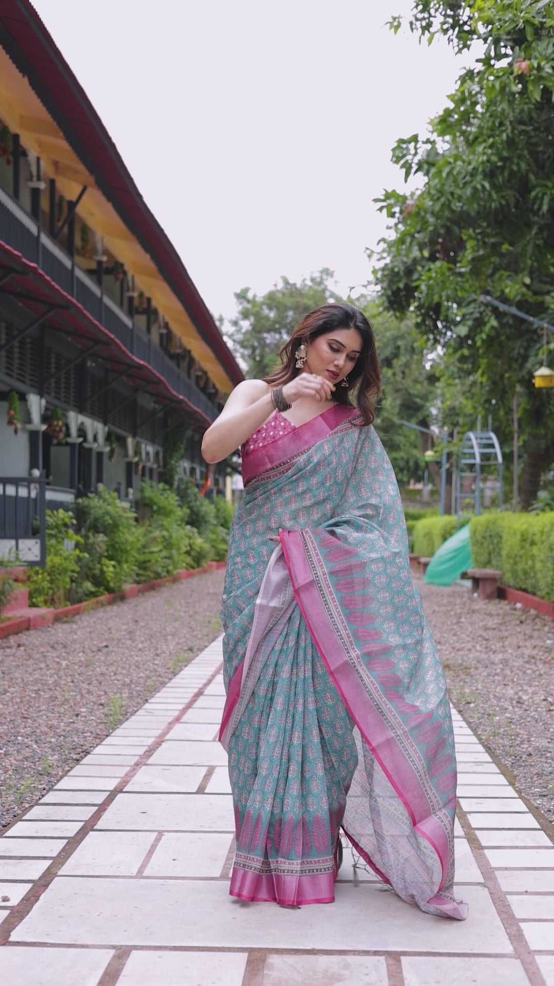 Elegant Teal & Pink Printed Linen Cotton Saree